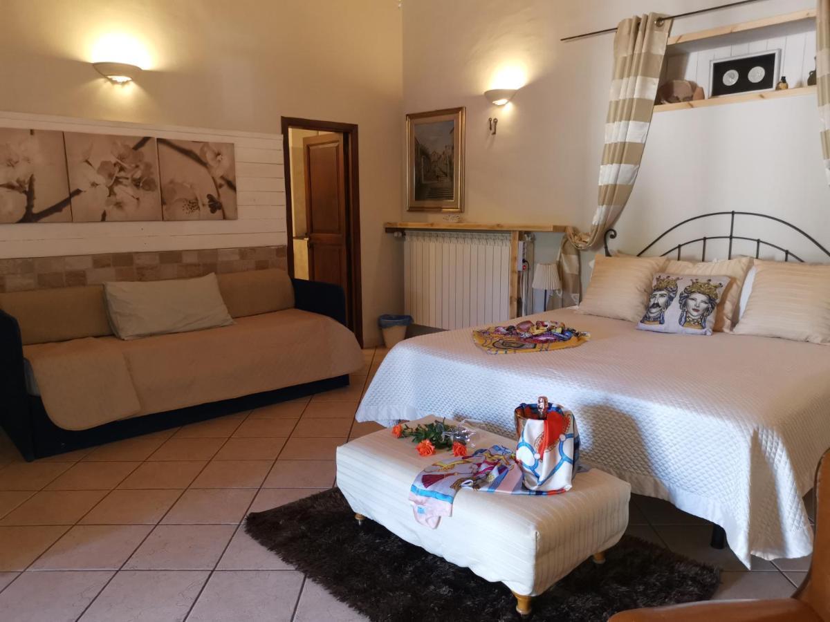 La Fattoria Dei Nonni Pension Paterno  Buitenkant foto